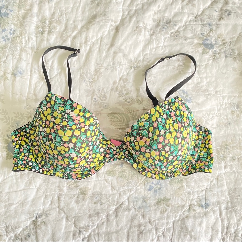 PINK lightly lined t-shirt Demi bra